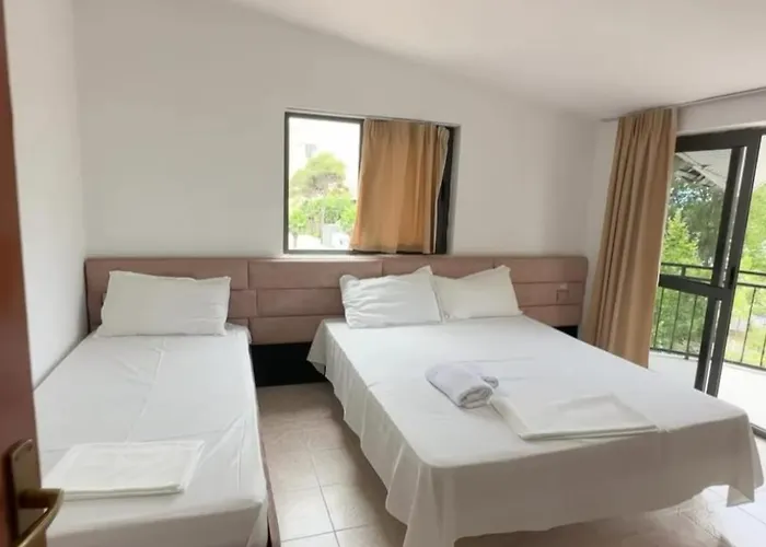 Aparthotel Megan's Garden Golem (Tirana)